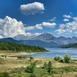 Il Matese: guida al massiccio montuoso tra Molise e Campania, le escursioni intorno al lago, i boschi e gli sport invernali